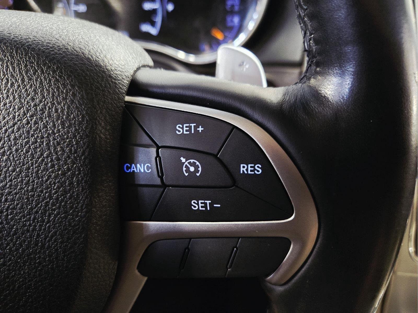 Used 2015 Bright White Clearcoat Jeep Limited image 19