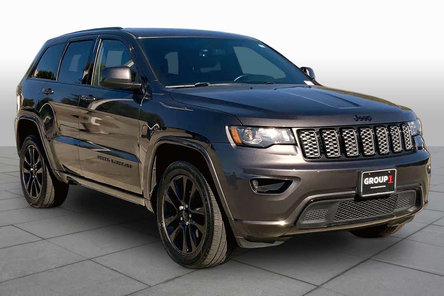 Certified Used 2018 Granite Crystal Metallic Clearcoat Jeep Altitude image 3