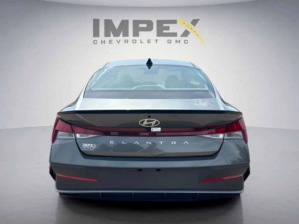 Used 2026 Gray Hyundai SEL Sport image 4