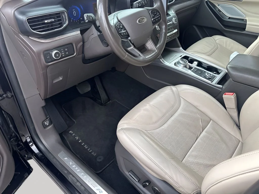 Used 2020 Black Ford Platinum image 28