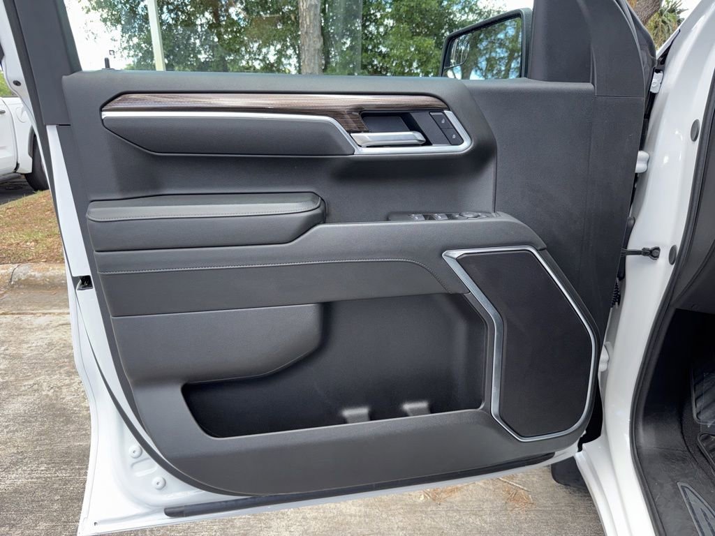 2025 Chevrolet Silverado 1500 LT - Photo 21