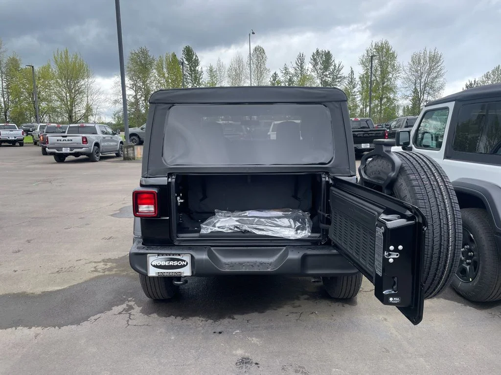 New 2026 Black Clear-Coat Exterior Paint Jeep Sport image 4