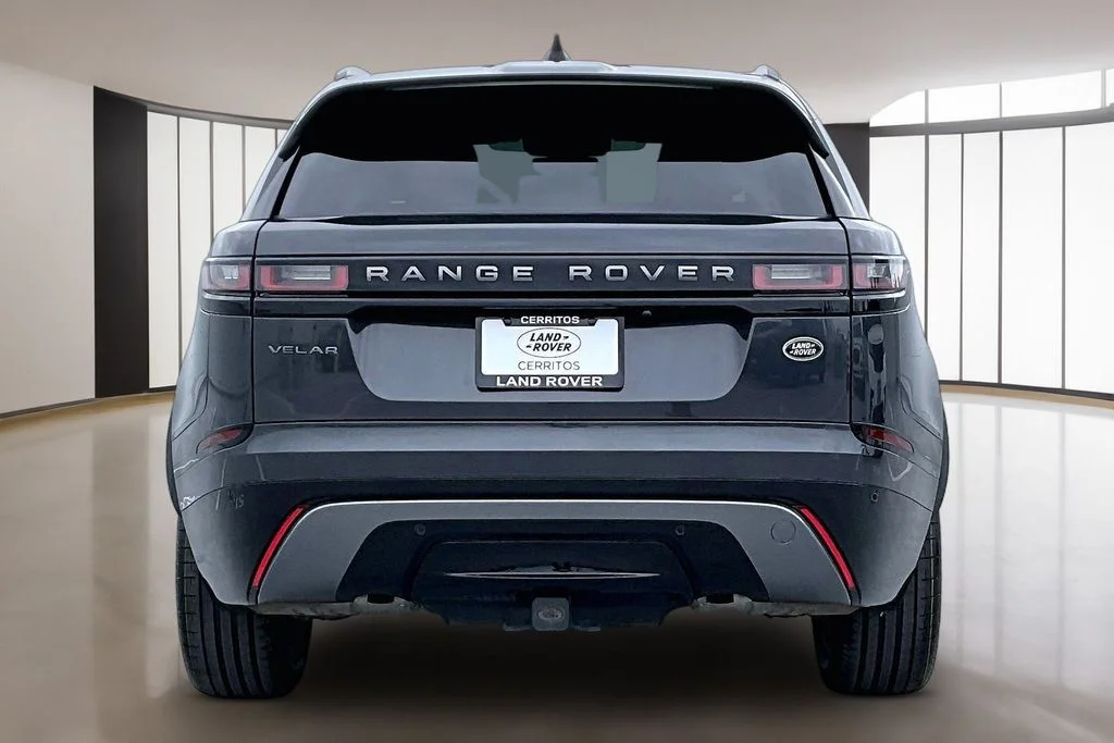Used 2022 Gray Land Rover P250 R-Dynamic S image 5