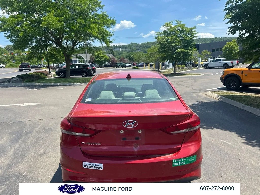 Used 2017 Red Hyundai SE image 6