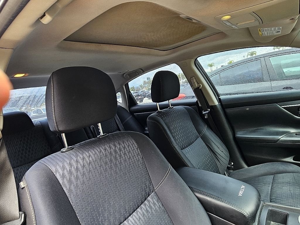 Used 2016 Black Nissan 2.5 SV image 6