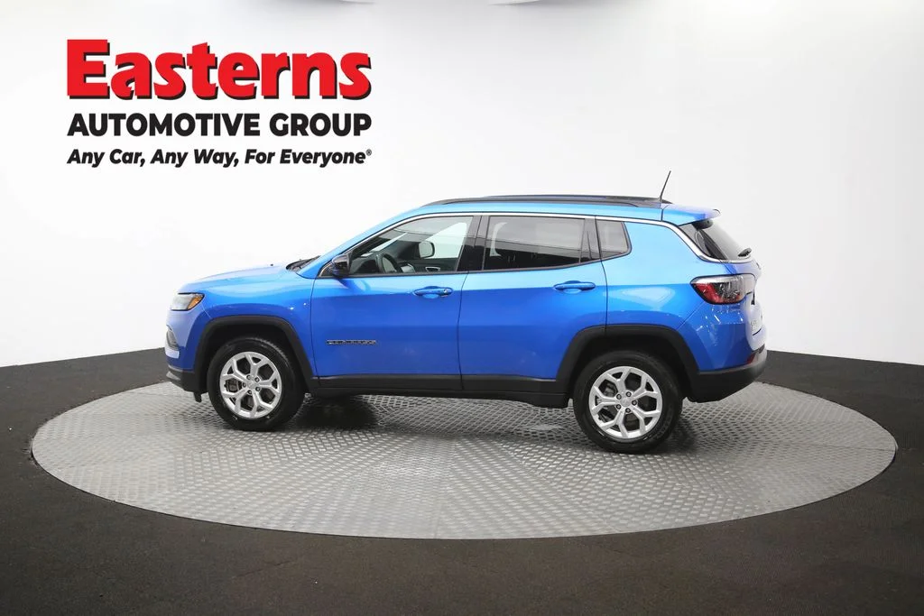 Used 2024 Blue Jeep Latitude image 59