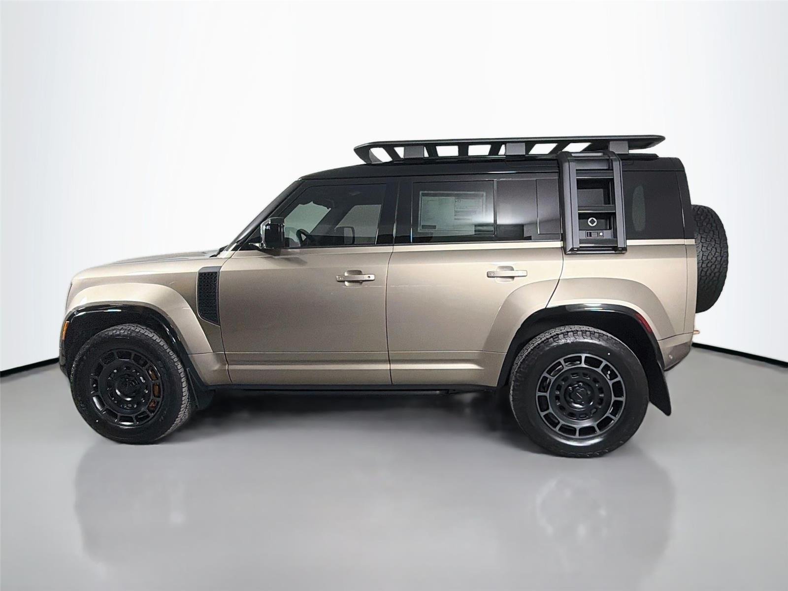 New 2026 Petra Copper LAND ROVER  OCTA image 8