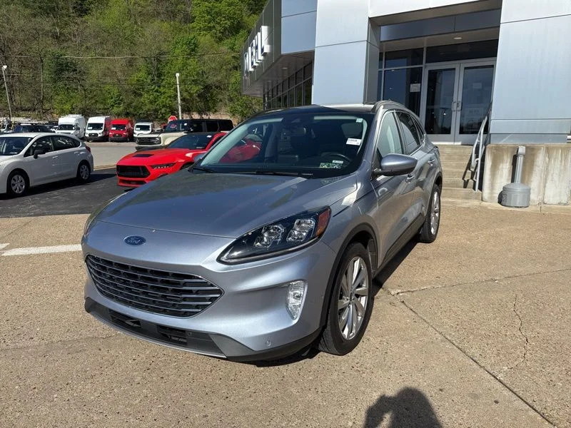 Used 2022 Blue Ford Titanium image 3