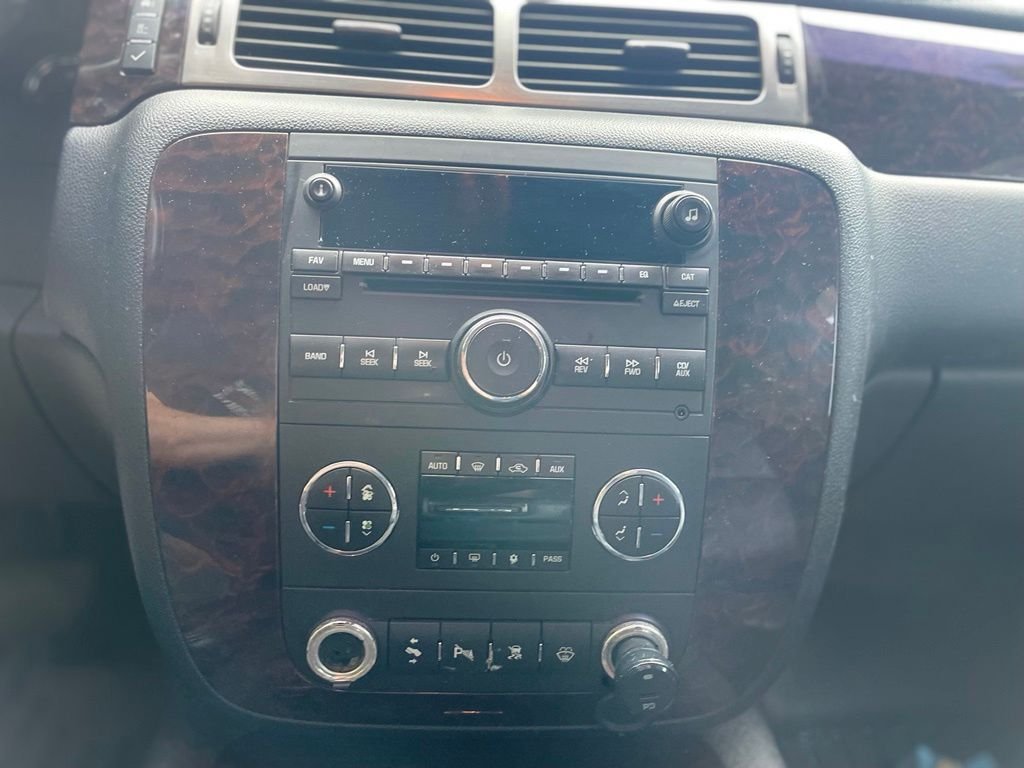 Used 2007 Silver Birch Metallic GMC Denali image 12