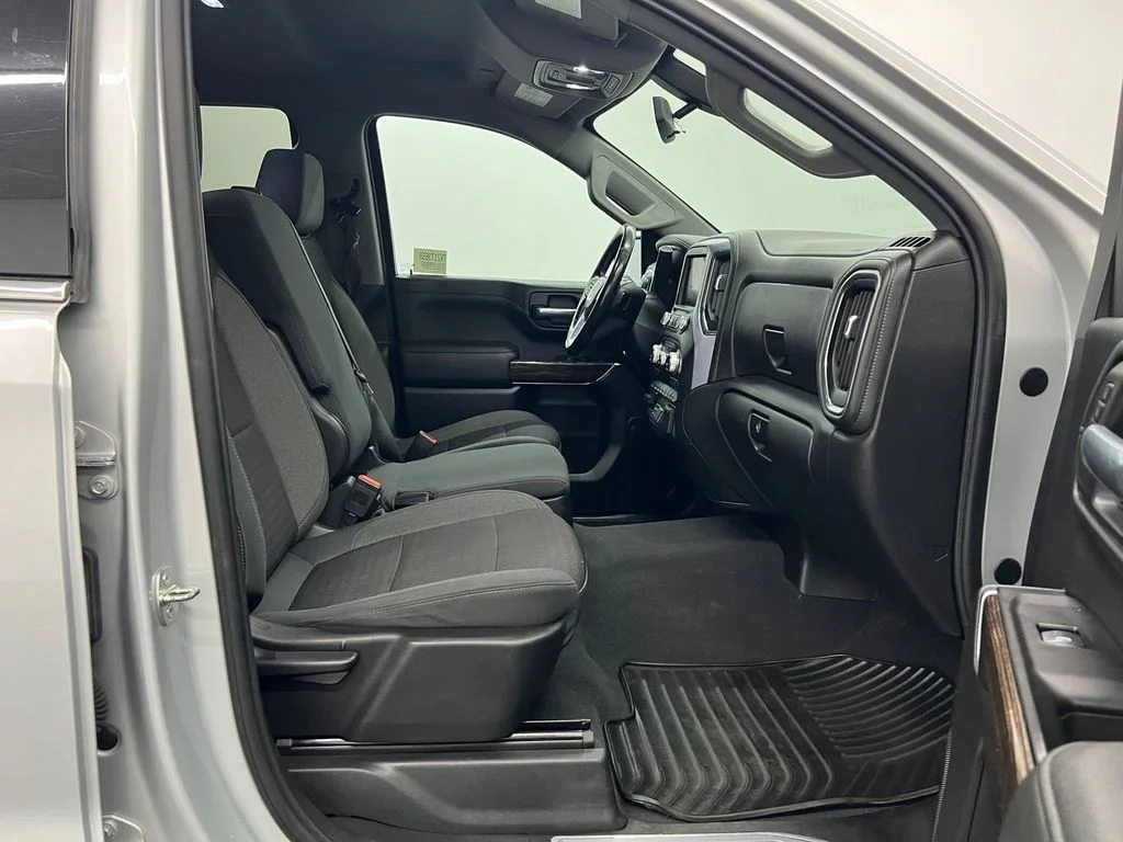 Used 2019 Quicksilver Metallic GMC SLE image 24
