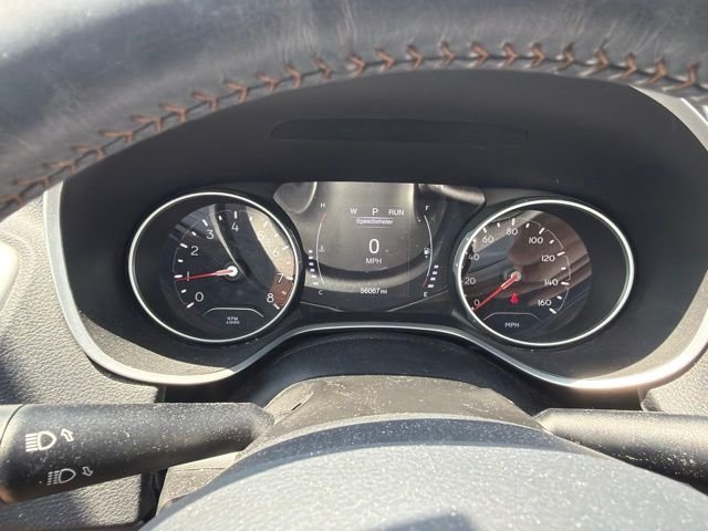Used 2019 Silver Jeep Latitude image 8