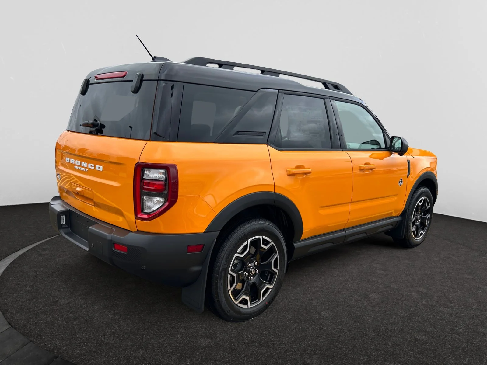 New 2026 Orange Fury Metallic Tri-Coat Ford Outer Banks image 5
