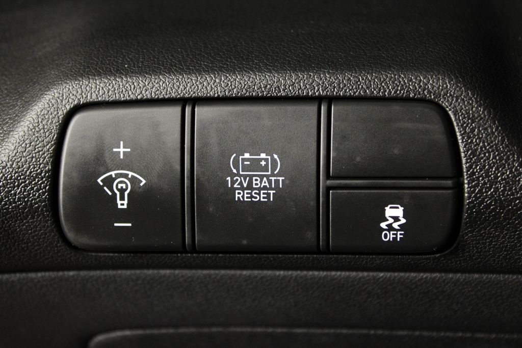Certified Used 2025 Red Hyundai SEL Sport image 24