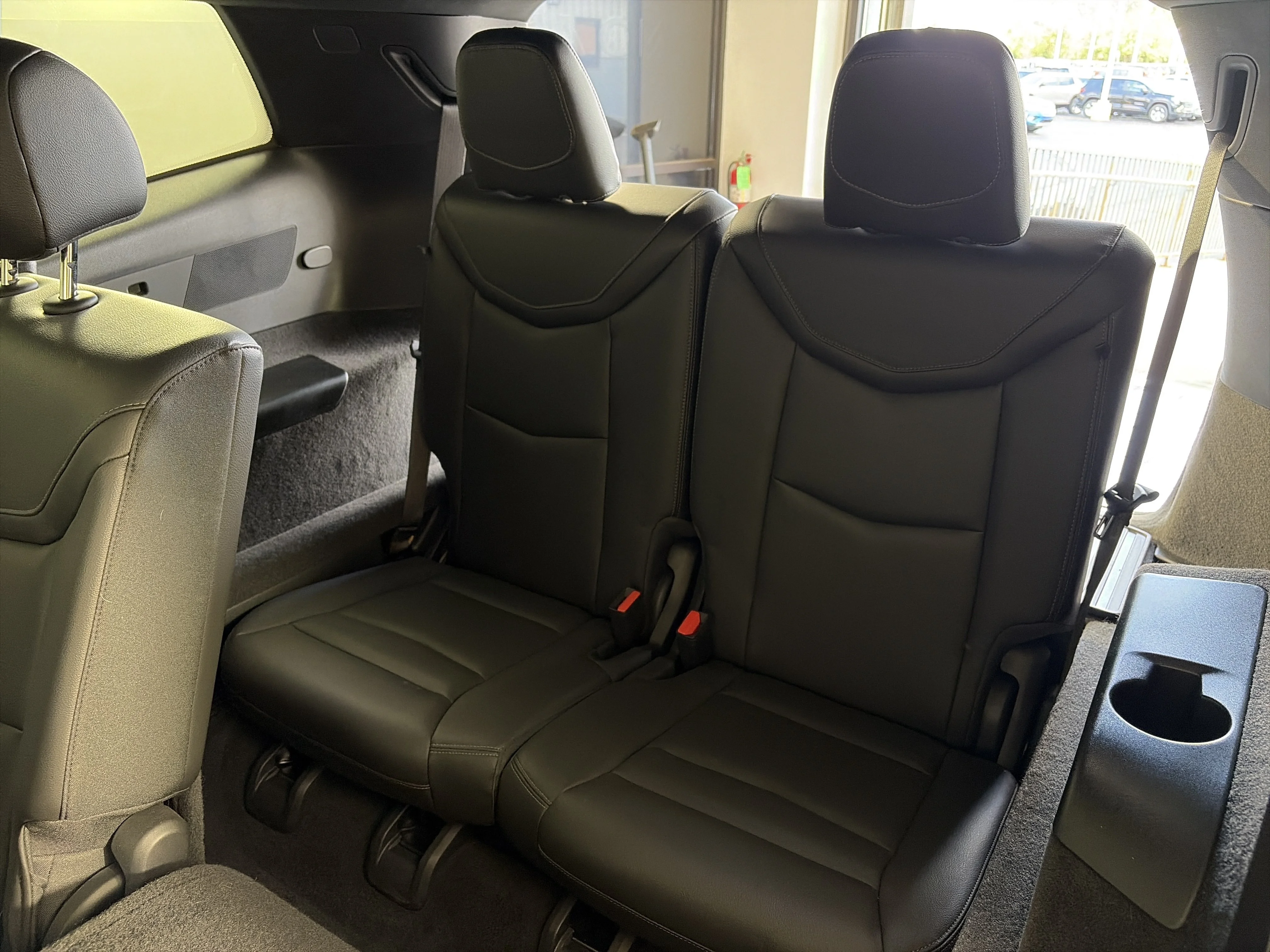 Used 2025 Crystal White Tricoat Cadillac Luxury image 9