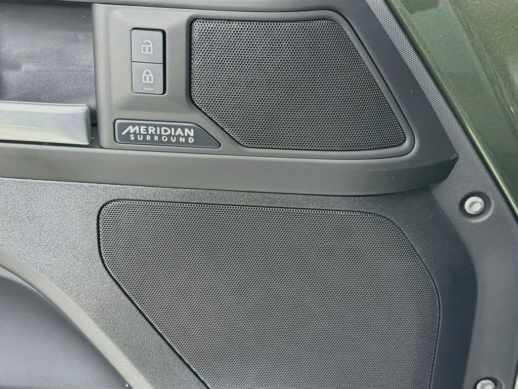 New 2026 Woolstone Green Land Rover X-Dynamic SE image 19