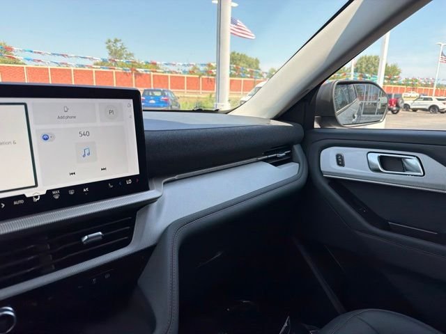 New 2026 Vapor Blue Metallic Ford Active image 19
