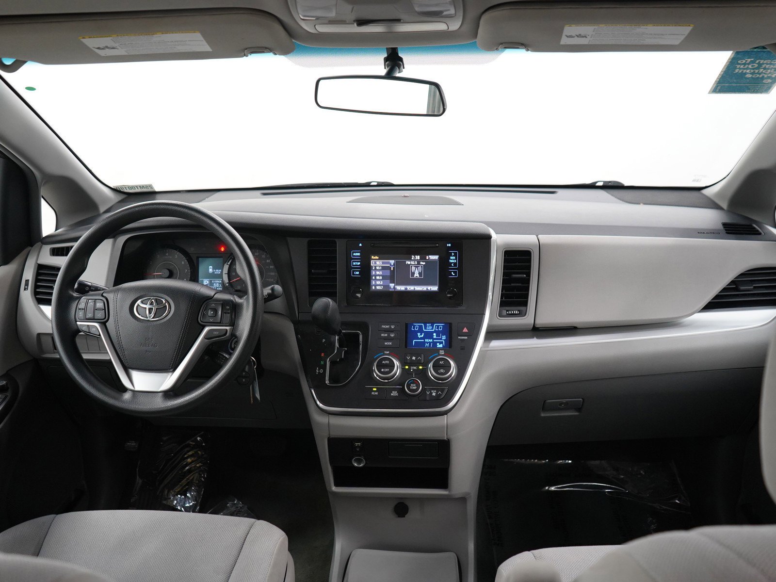 Used 2016 Salsa Red Pearl Toyota L image 14