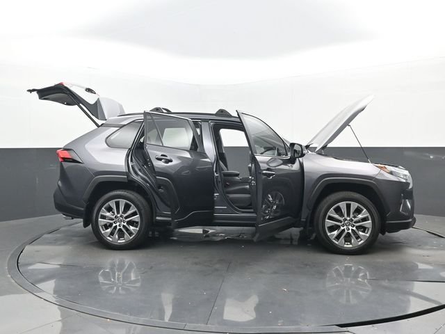 Used 2024 Magnetic Gray Metallic Toyota XLE Premium image 31