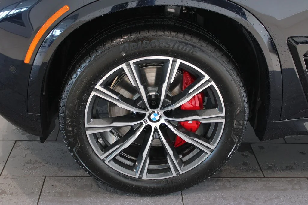 New 2026 Carbon Black Metallic BMW xDrive40i image 26