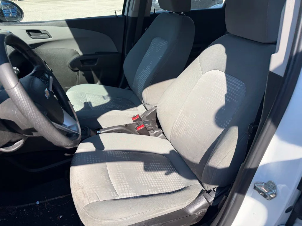 Used 2017 White Chevrolet LT image 11