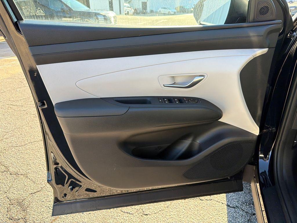 New 2026 Black Hyundai SE FWD image 10