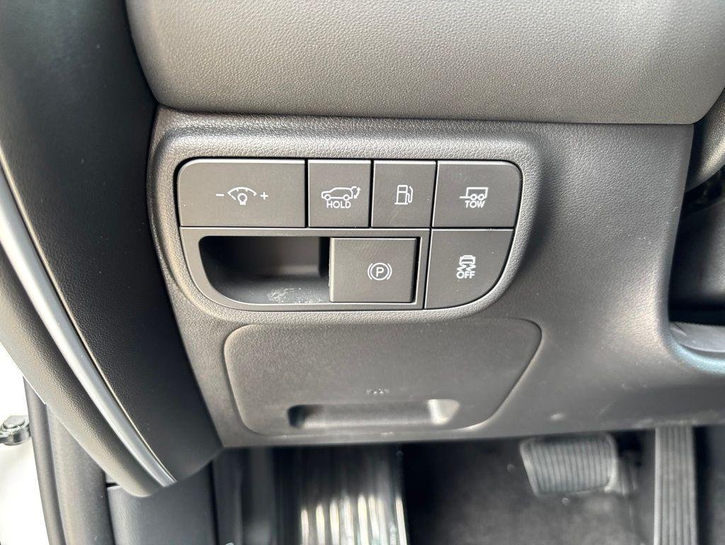 New 2026 White Pearl Hyundai Blue SEL 8P image 18
