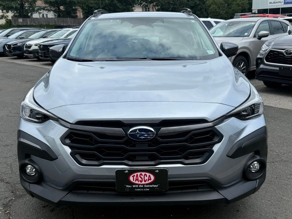 Used 2024 Ice Silver Metallic Subaru Limited image 3