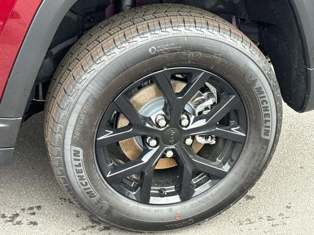 New 2025 Red Jeep Altitude X image 38