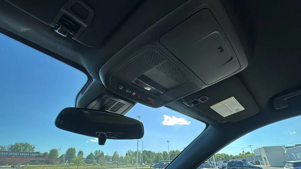 New 2027 Mosaic Black Metallic Chevrolet ACTIV image 30