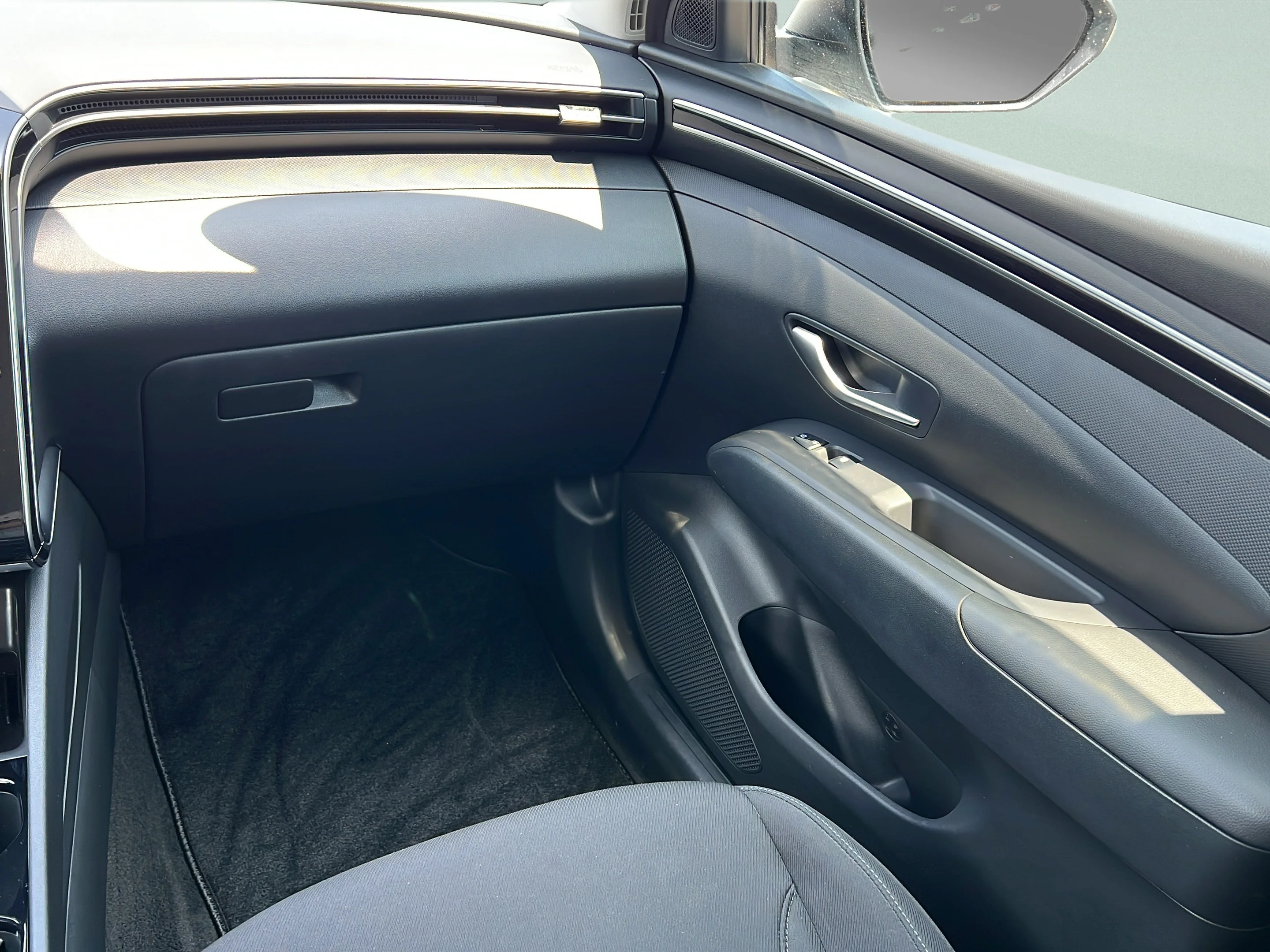 Used 2024 Shimmering Silver Hyundai SEL image 13
