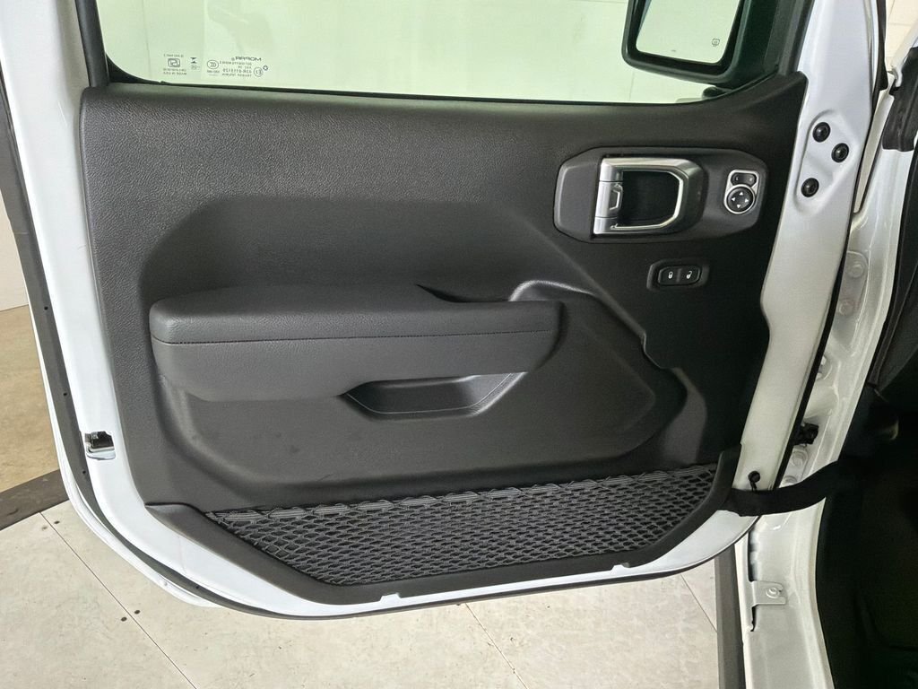 New 2026 Bright White Clearcoat Jeep Rubicon image 10