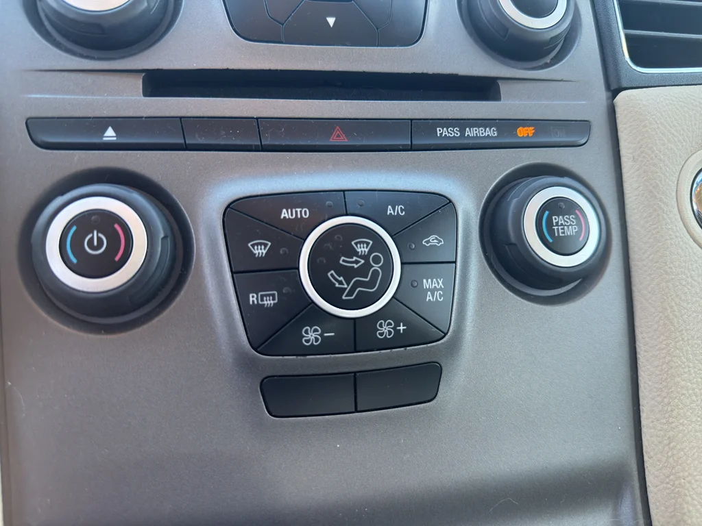 Used 2015 White Ford SEL image 8
