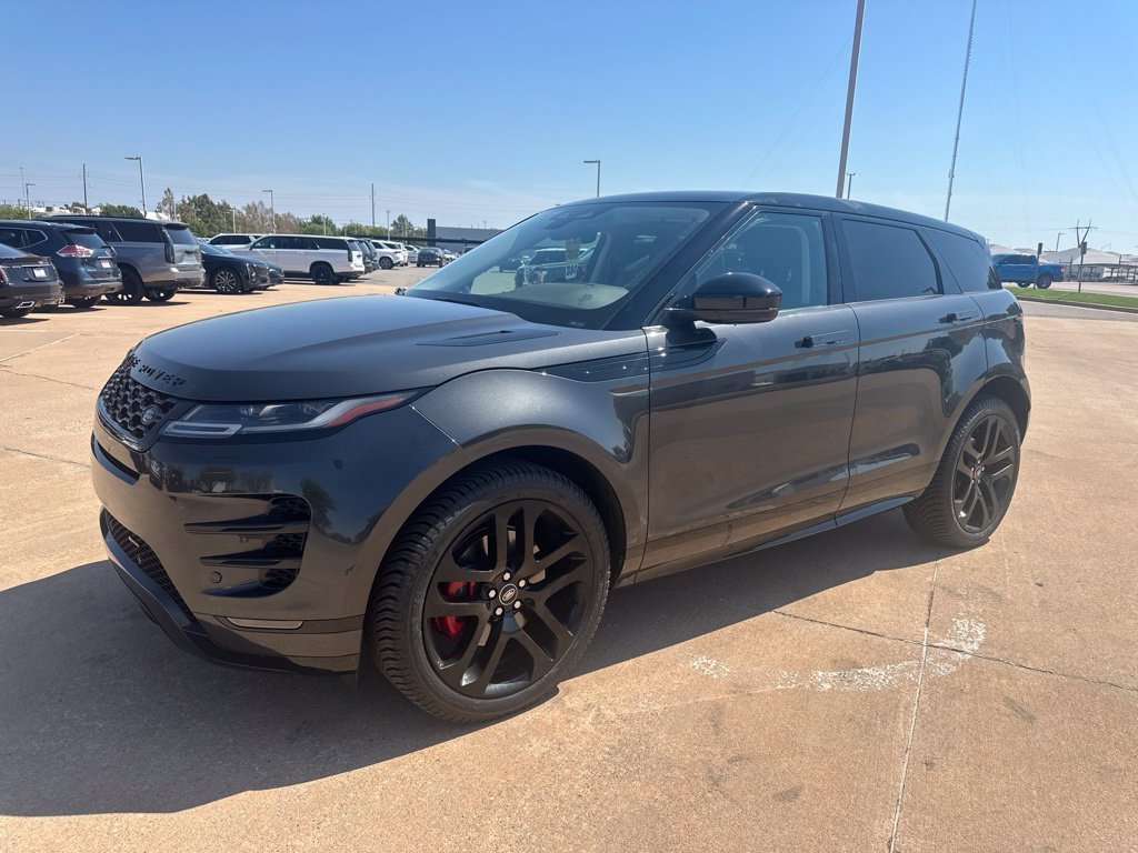 Used 2023  Land Rover R-Dynamic SE image 1