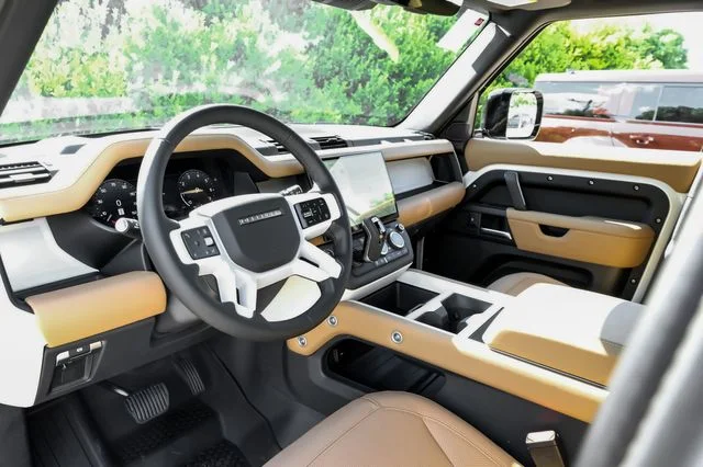New 2026 White Land Rover S image 2