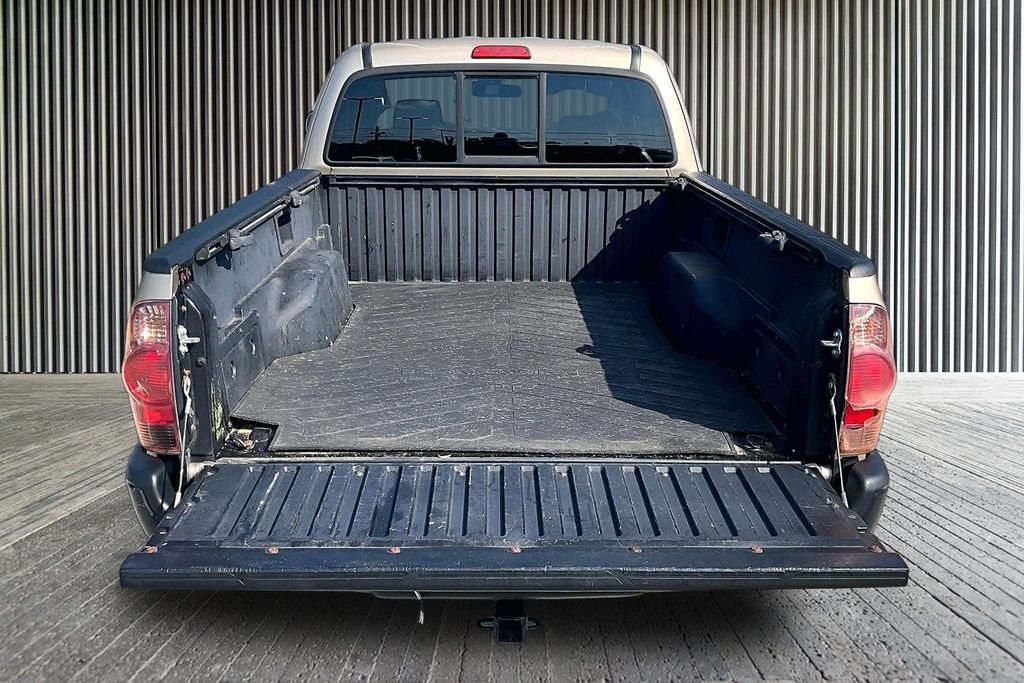 Used 2005 Beige Toyota Base image 18