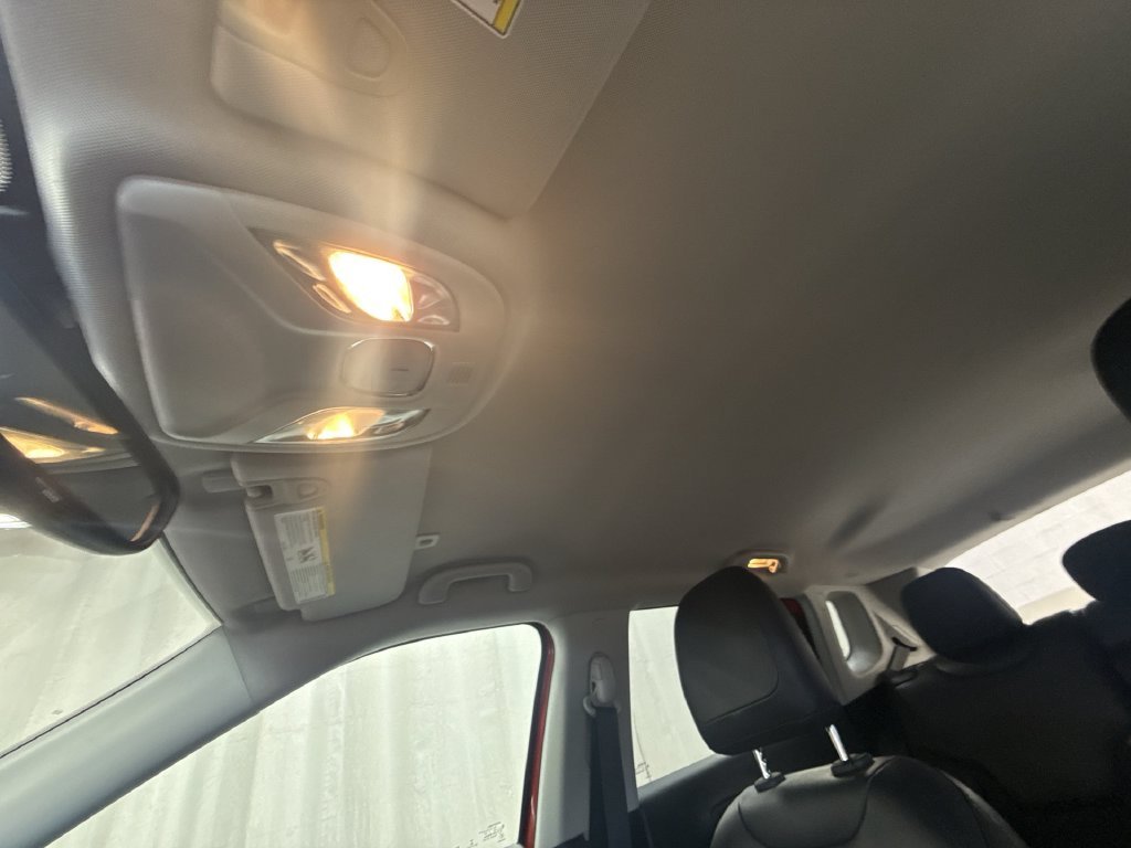 Used 2018 Spitfire Orange Clearcoat Jeep Trailhawk image 25