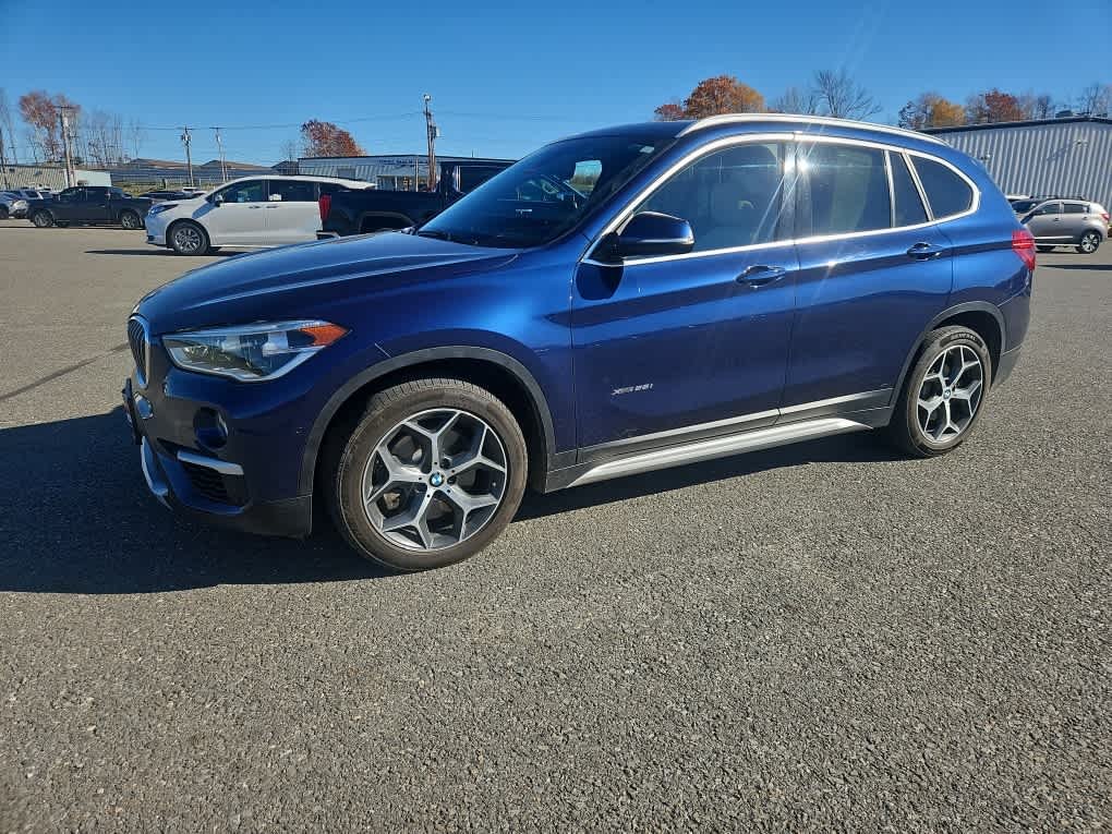 Used 2018 Blue BMW xDrive28i image 2