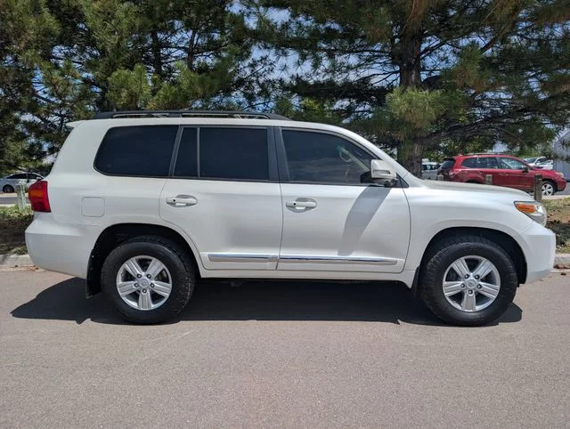 Used 2014 Blizzard Pearl Toyota Base image 2