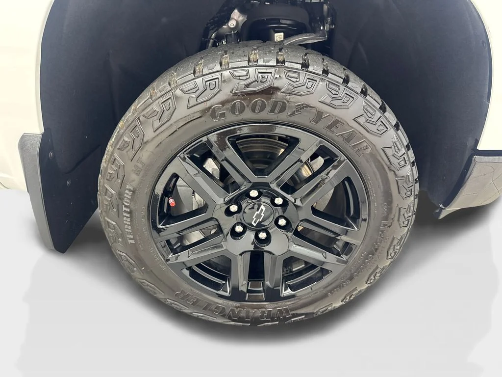 Used 2024 White Chevrolet Custom Trail Boss image 85