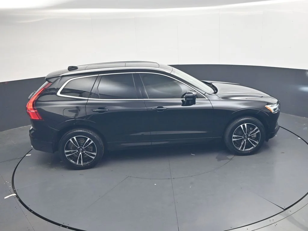 Used 2020 Onyx Black Metallic Volvo T6 Momentum image 38