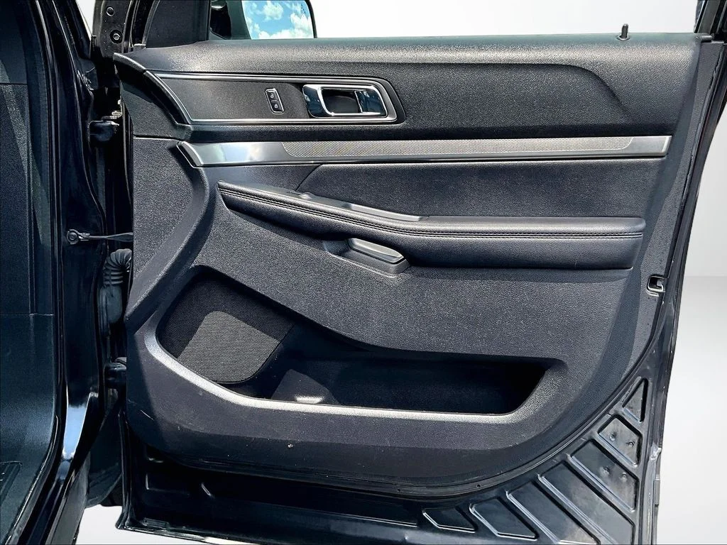 Used 2019 Black Ford XLT image 23