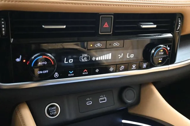 Used 2023 Pearl White Trico Nissan Platinum image 18