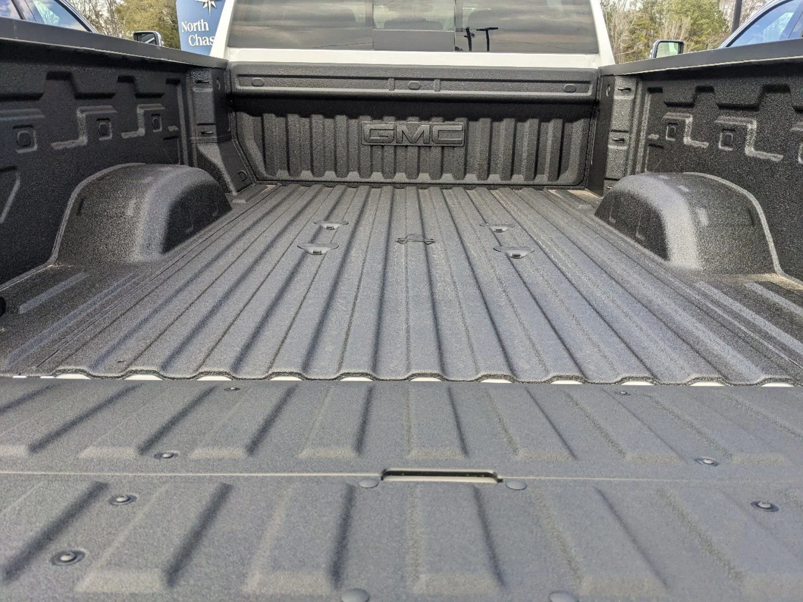 New 2025 White Frost Tricoat GMC SLT image 22