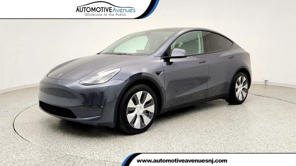 2023 Tesla Model Y Long Range Dual Motor All-Wheel Drive's photo