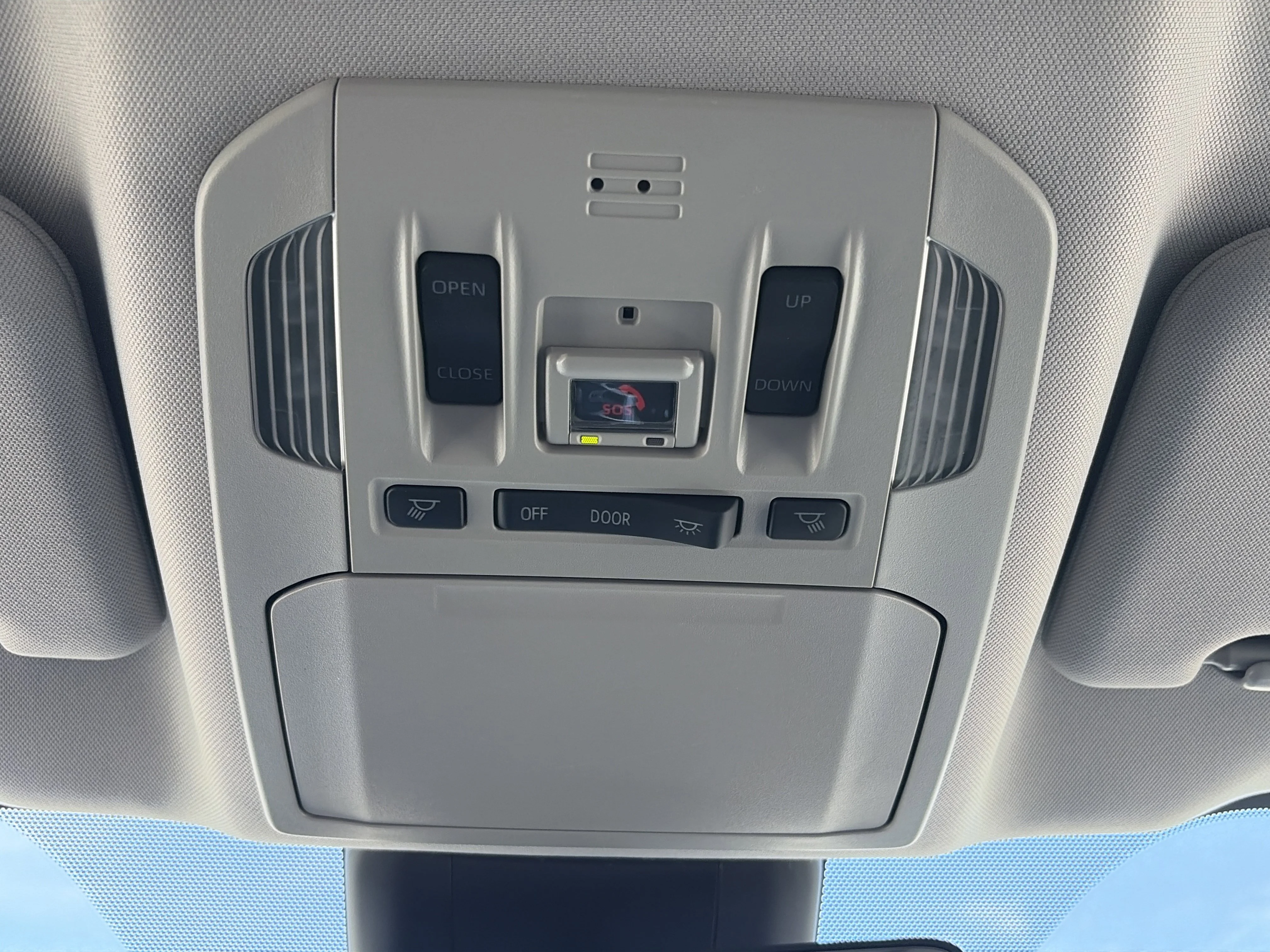 2022 Toyota Highlander XLE - Photo 9
