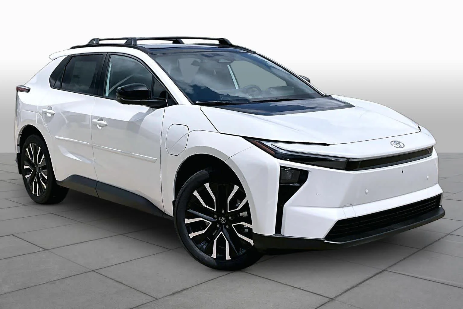 New 2026 Wind Chill Pearl Toyota Limited image 2