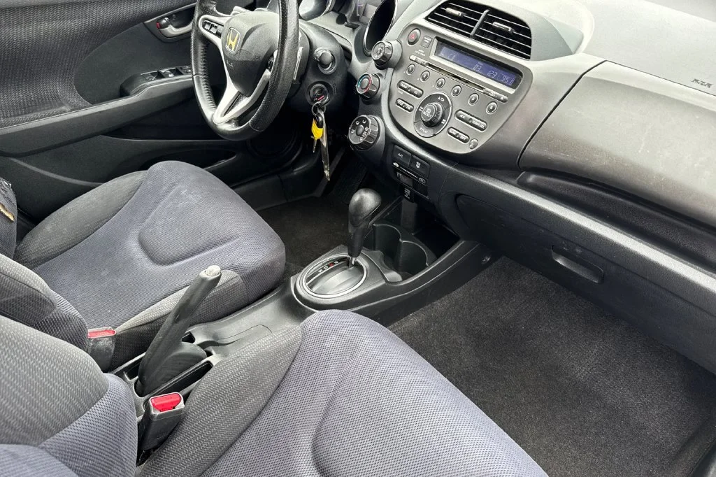 Used 2013 Taffeta White Honda Sport image 19