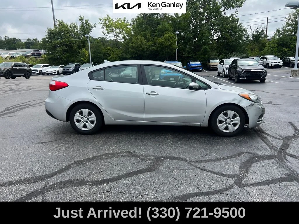 Used 2016 Silver Kia LX image 4
