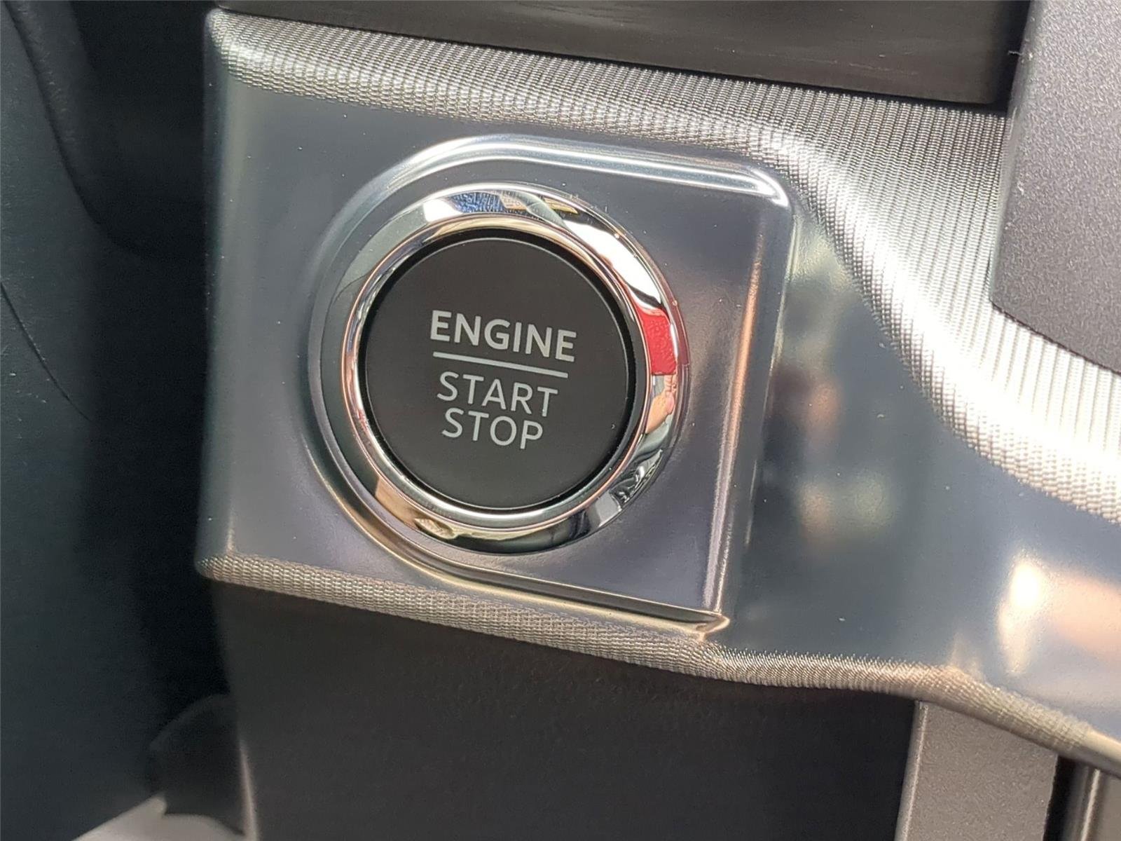 New 2026 Star White Metallic Tri-Coat Ford Lariat® image 30