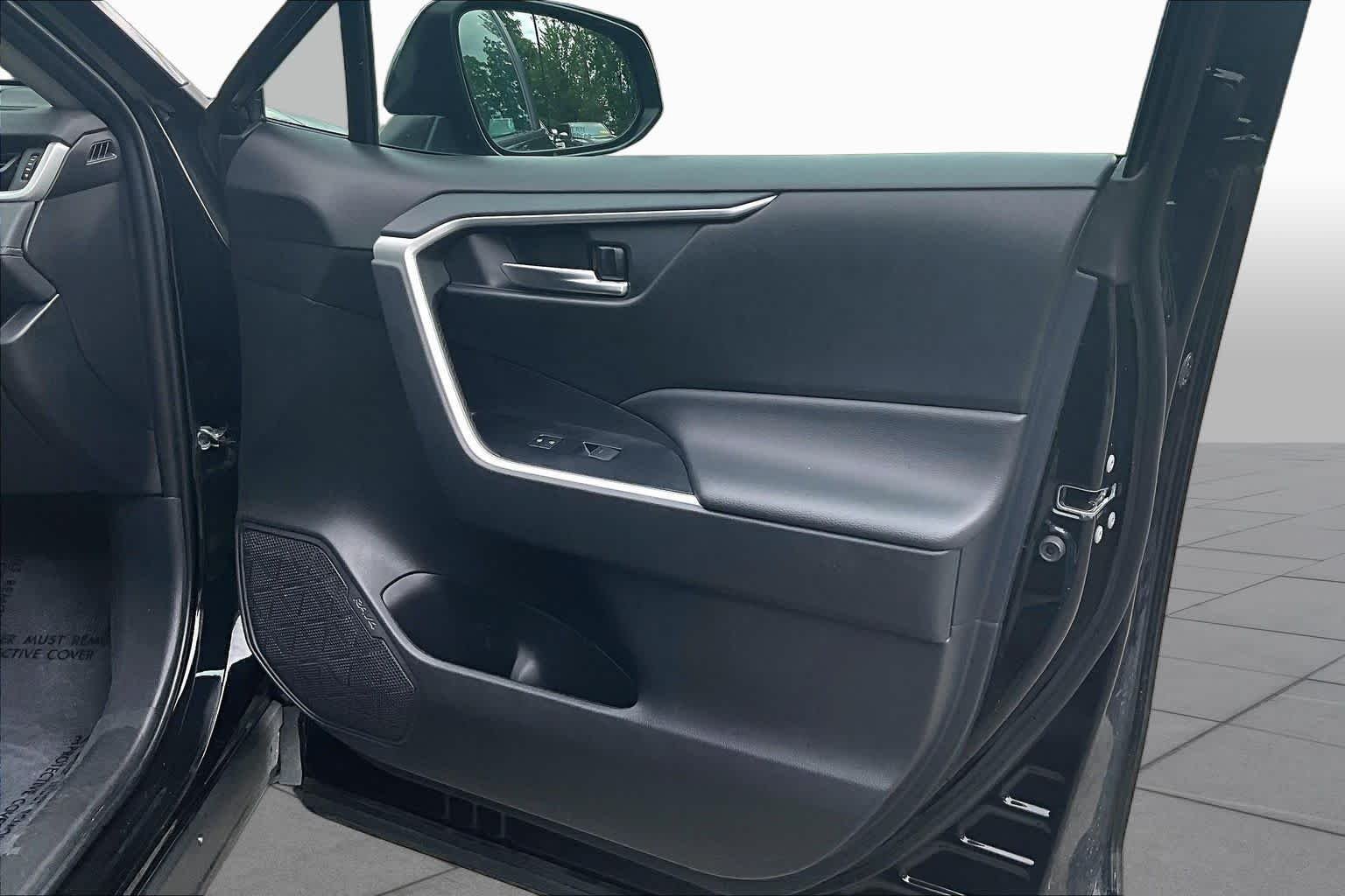 Used 2025 Midnight Black Metallic Toyota XLE image 23